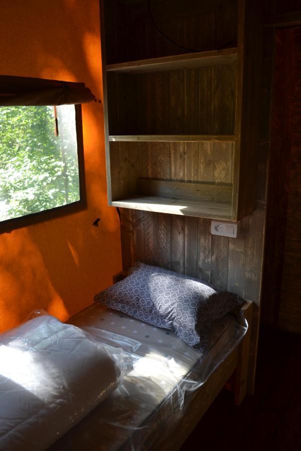 Les Du Moulin Luxury tent *